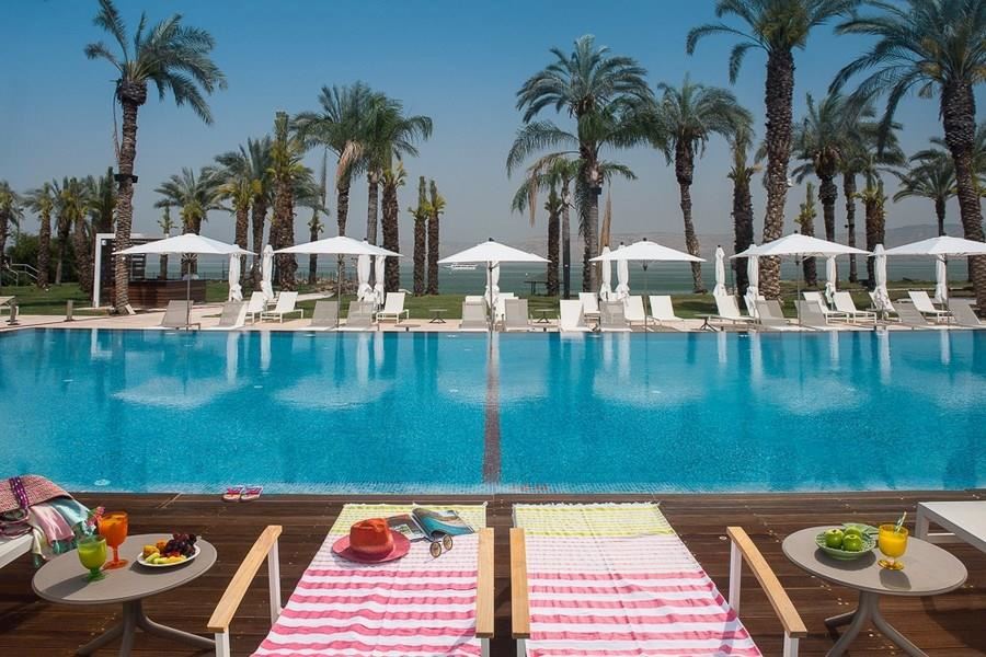 פתאל יו בוטיק כנרת - בריכה במלון יו בוטיק כנרת