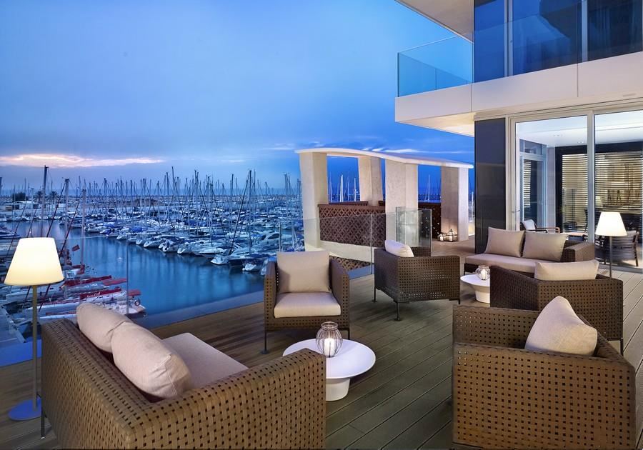 ריץ קרלטון הרצליה - המרפסת במלון ריץ' קרלטון הרצליה ריץ קרלטון הרצליה - המרפסת במלון ריץ' קרלטון הרצליה