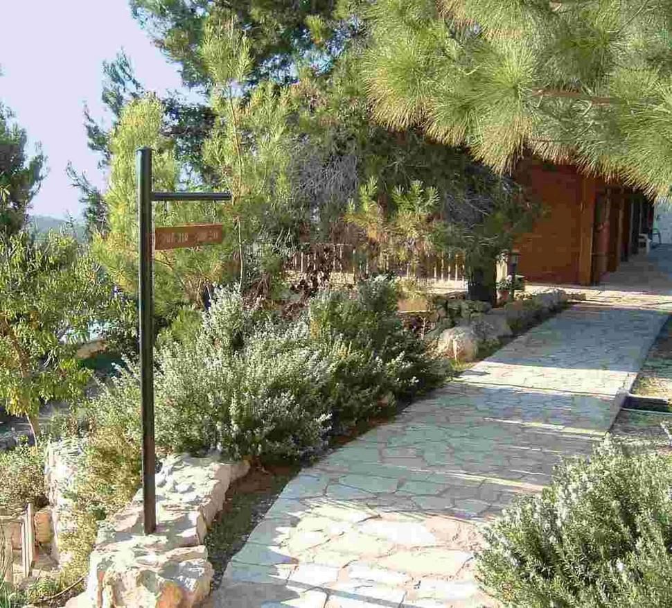 מלון לוגוס יד השמונה