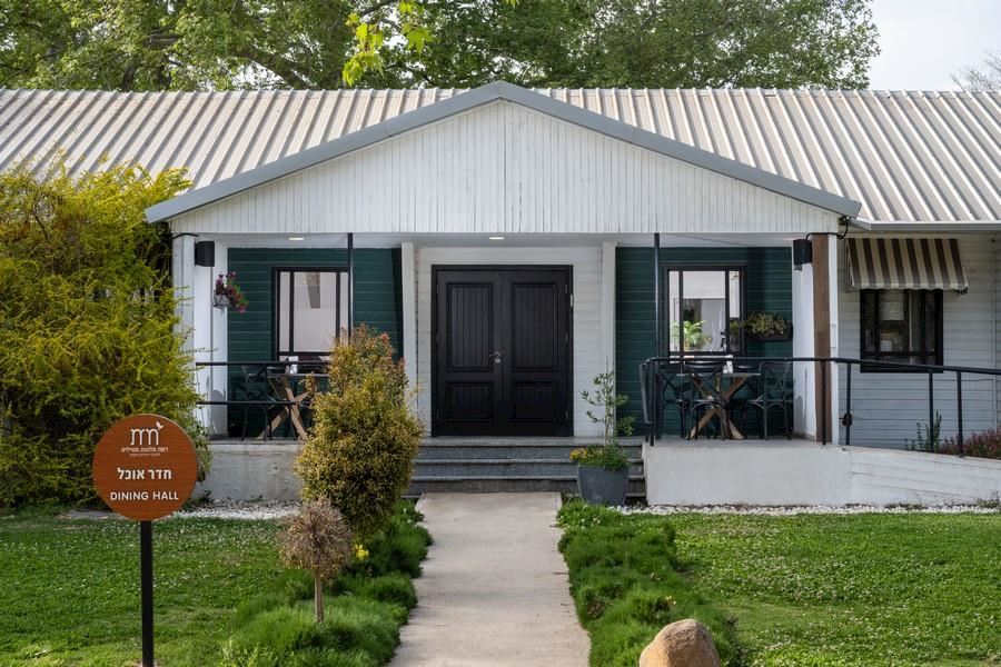 מטיילים ארץ דפנה