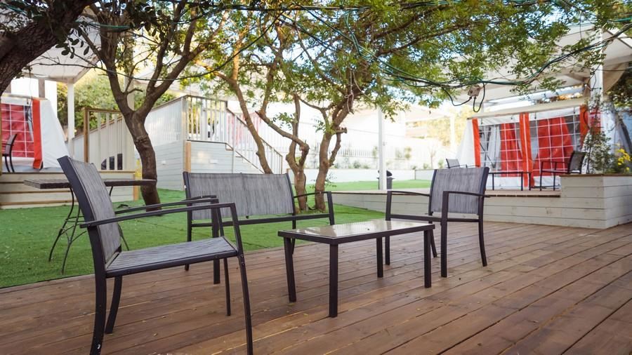 חווית הרוכבים, בית אורן