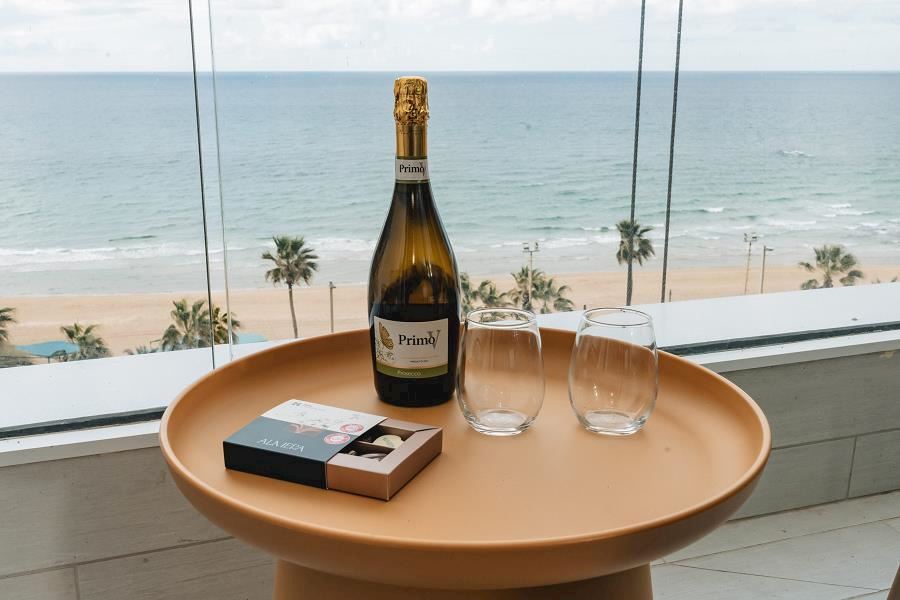 אלמרה בוטיק, בת ים