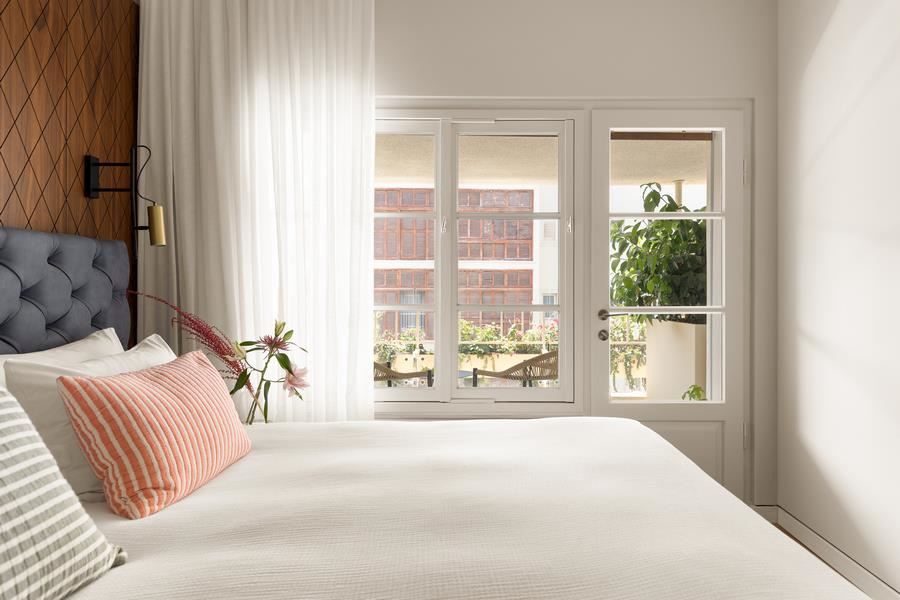 Hotel Reception, תל אביב