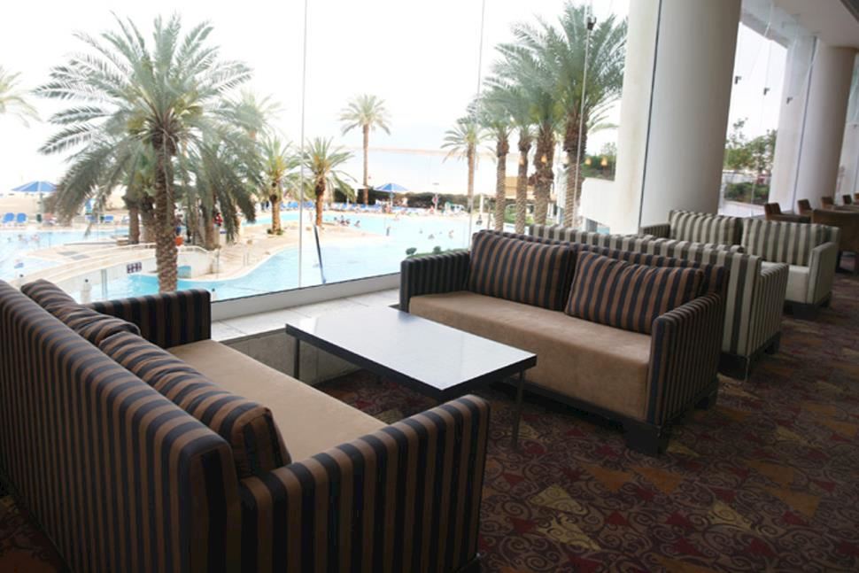 Vert  ים המלח - לובי מלון קראון פלזה ים המלח Vert  ים המלח - לובי מלון קראון פלזה ים המלח