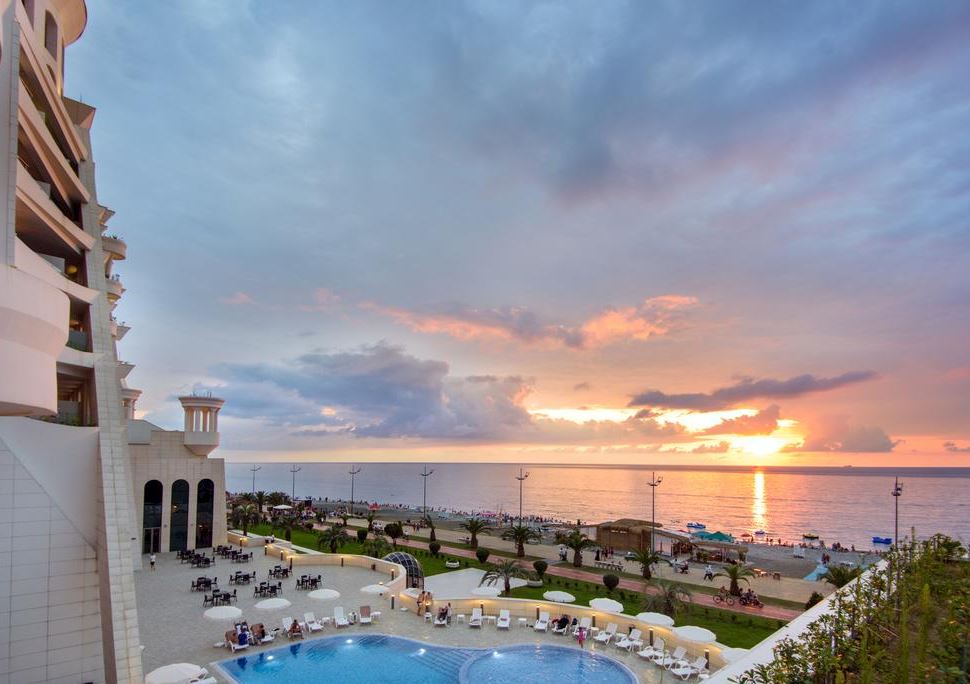 The Grand Gloria Hotel 