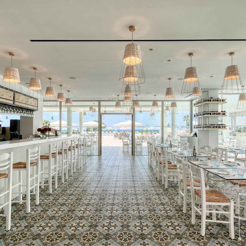 Louis - Paphos Breeze לא לשימוש Louis - Paphos Breeze לא לשימוש