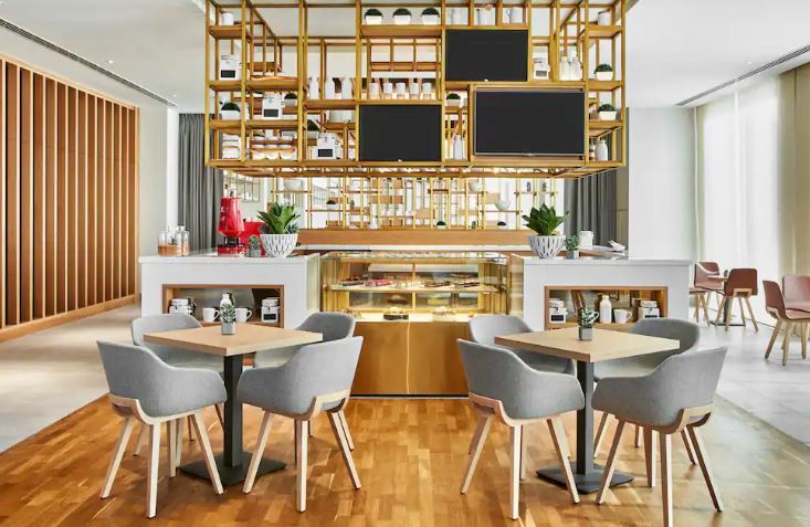 Hilton Garden Inn Dubai, Mall Avenue