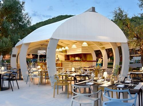 Maestral Resort & Casino