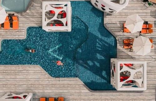 V Hotel Dubai, Curio Collection By Hilton