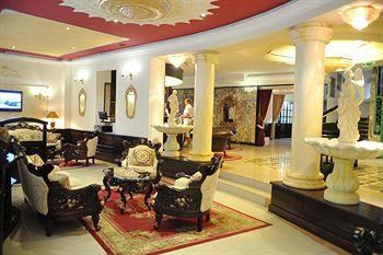 Queens Astoria Design Hotel