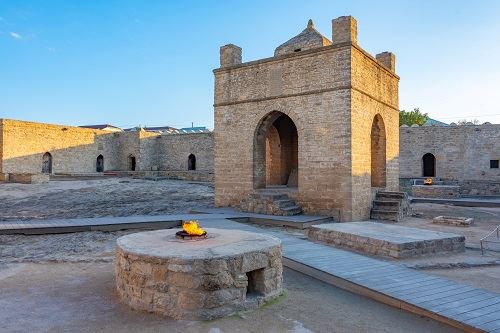 אזרבייג'ן – ארץ האש לשומרי מסורת